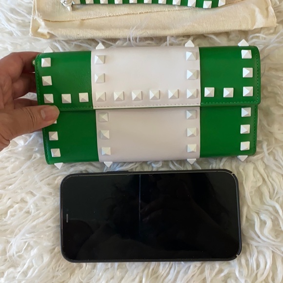 Valentino Garavani rock studs wristlet - Picture 14 of 17